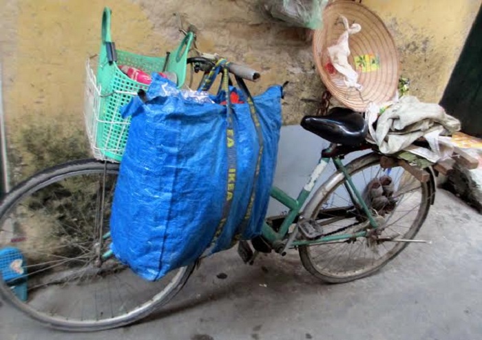 Thủ khoa nghèo và chiếc xe đạp cũ nát xót lòng